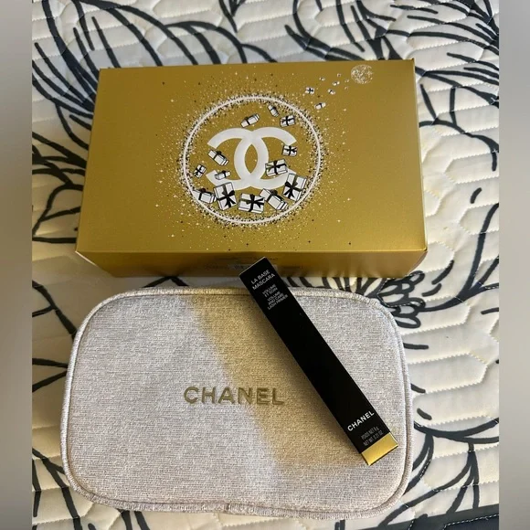 Chanel gift set - Picture 1 of 8